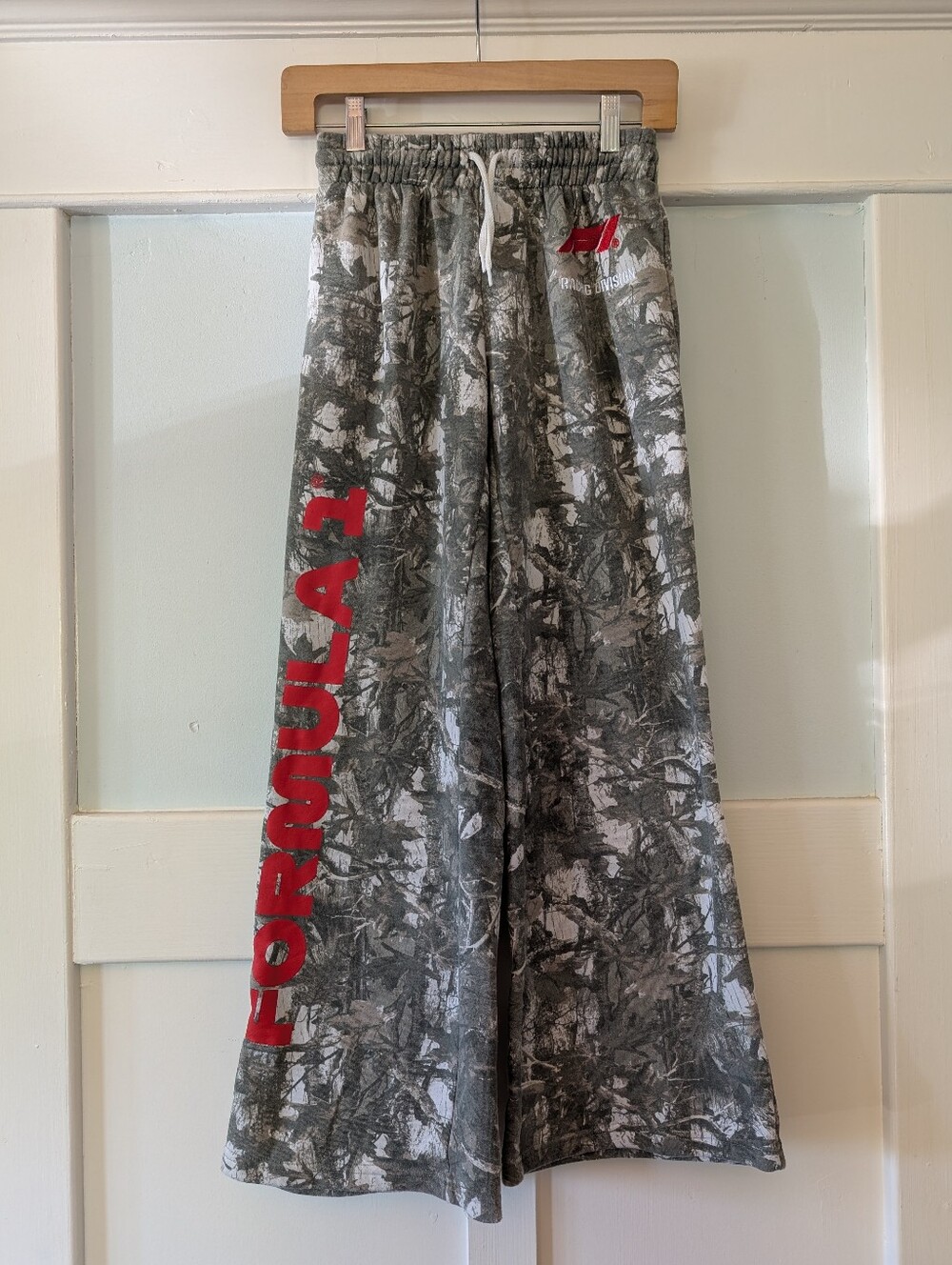 F1 Formula 1 Camo Sweatpants XS